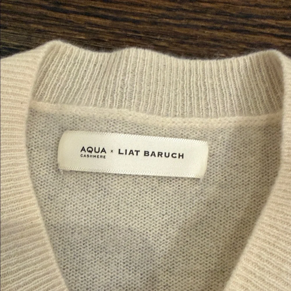 Aqua Cream Sleeveless Sweater 100% cashmere - Picture 2 of 3